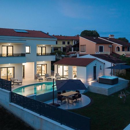 Villa Cascada Muntić エクステリア 写真