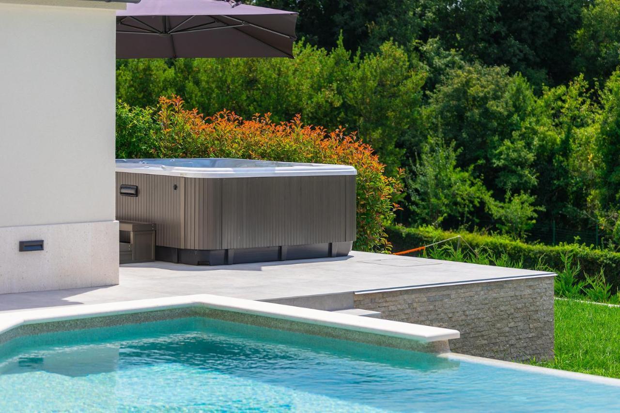 Villa Cascada Muntić エクステリア 写真