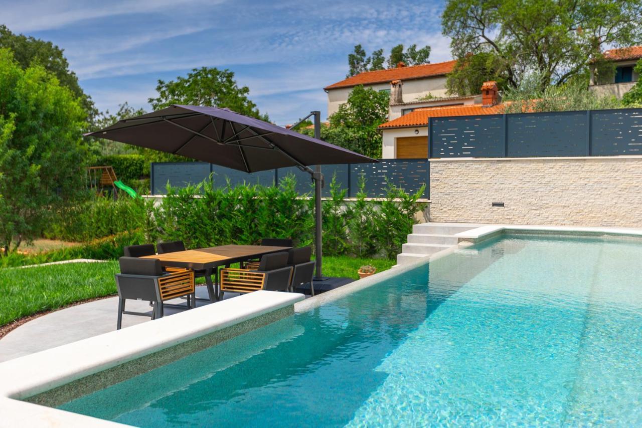 Villa Cascada Muntić エクステリア 写真