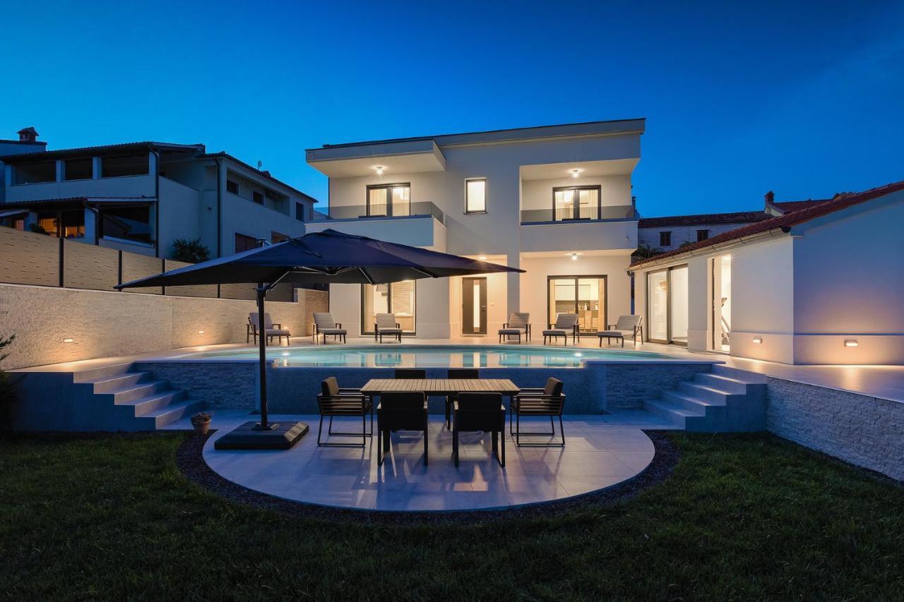 Villa Cascada Muntić エクステリア 写真